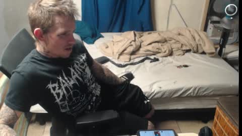 showingitoff online show from 10, 11, 2025