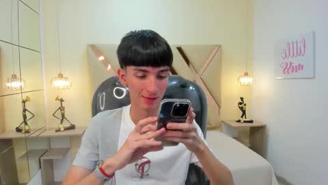 Snapshot of jake_evanss_ chatting on 4, 12, 2025 JAKE online show from 4, 12, 2025