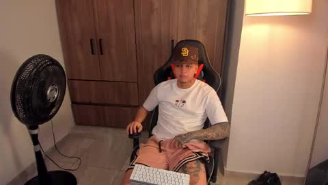 Snapshot of jake_pons chatting on 14, 5, 2026 Jake Pons online show from 14, 5, 2026