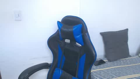 Snapshot of jake_shadow14 chatting on 19, 2, 2026 Hi guys im new 3 online show from 19, 2, 2026