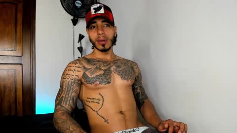 Snapshot of jakee_brown chatting on 10, 1, 2025 Santiago online show from 10, 1, 2025