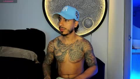 Snapshot of jakee_brown chatting on 25, 11, 2025 Santiago online show from 25, 11, 2025