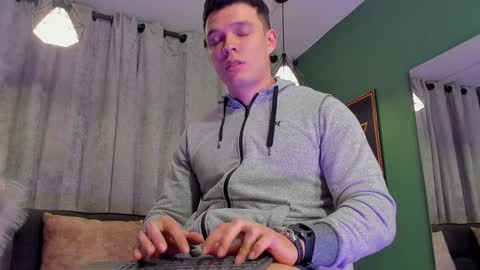 Snapshot of jakee_tyler chatting on 6, 12, 2024 Jake Tyler online show from 6, 12, 2024