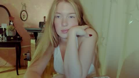 Snapshot of jane_and_star chatting on 25, 10, 2025 Star online show from 25, 10, 2025