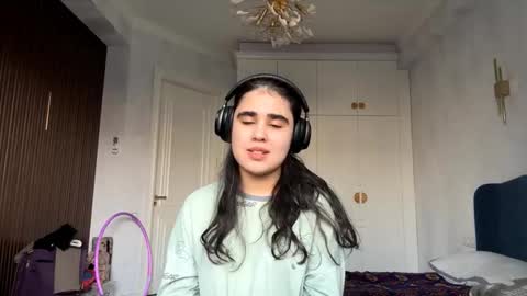 Isabella online show from 19, 11, 2025