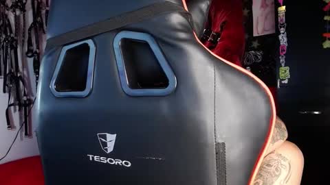 Snapshot of janna_ink chatting on 24, 12, 2024 online show from 24, 12, 2024