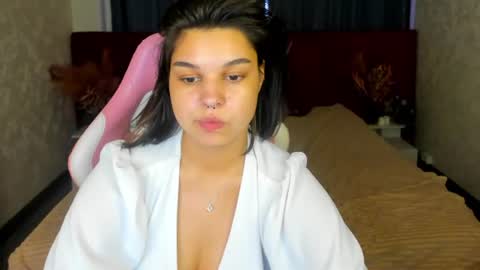 Snapshot of jasmine_burke chatting on 7, 7, 2026 Jasmine Burke online show from 7, 7, 2026