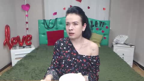 JasmineKouch online show from 25, 11, 2025