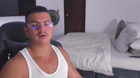 Snapshot of jasperbrooksx chatting on 29, 1, 2025 JBrooksXx online show from 29, 1, 2025
