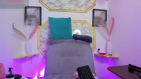 Snapshot of jaulyn_18 chatting on 20, 5, 2026 Jaulyn online show from 20, 5, 2026