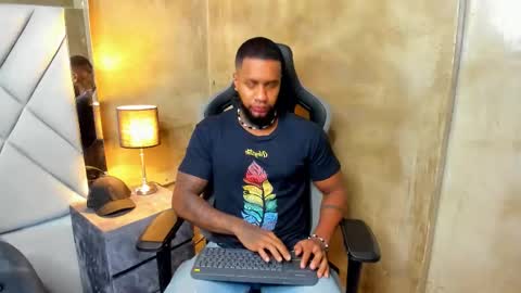 Snapshot of jay_jhonson chatting on 23, 12, 2025 jay jhonson online show from 23, 12, 2025