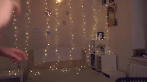 JayBeatrice online show from 15, 12, 2024