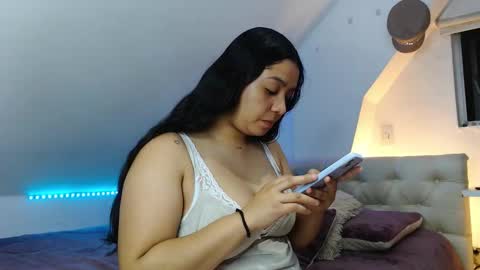 Snapshot of jazmin_dharius chatting on 20, 10, 2025 Jazmin and Scarlett online show from 20, 10, 2025