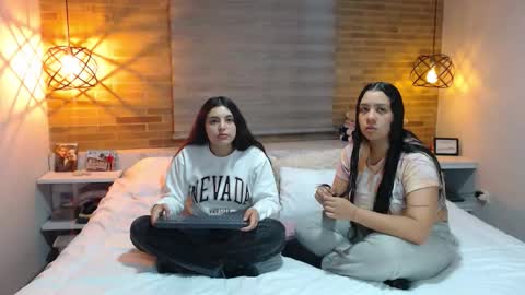 Snapshot of jazmin_dharius chatting on 24, 11, 2025 Jazmin and Scarlett online show from 24, 11, 2025