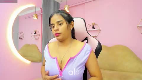 jazmin  online show from 11, 10, 2025