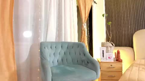 Snapshot of jazminn_01 chatting on 13, 7, 2026 Jazmin online show from 13, 7, 2026
