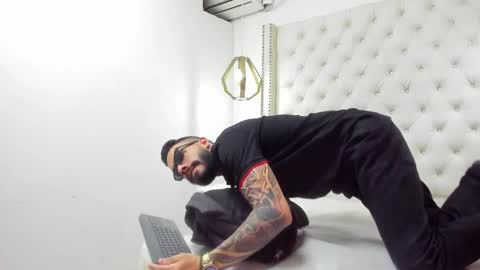 JEAN online show from 2, 4, 2026