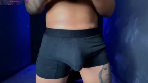 Snapshot of jeffvalemtino chatting on 1, 2, 2026 jeffrey online show from 1, 2, 2026