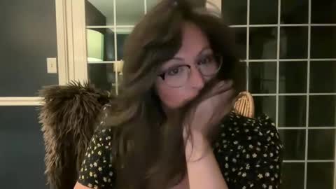 Snapshot of jellybeanin chatting on 11, 9, 2025 Jelli online show from 11, 9, 2025