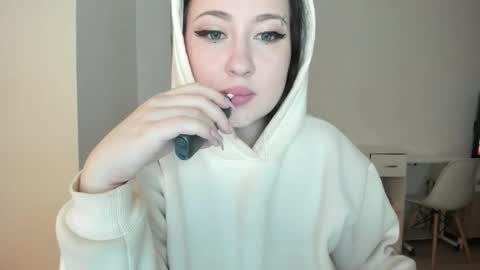 Snapshot of jenahaze chatting on 17, 10, 2025 Jena online show from 17, 10, 2025