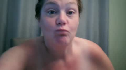 Snapshot of jencmmns chatting on 12, 6, 2026 supershybbw online show from 12, 6, 2026