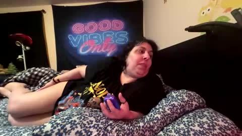 Snapshot of jennabrady chatting on 8, 10, 2025  Dragon Queen. Be my Dragon --  and  online show from 8, 10, 2025