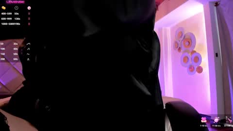 Snapshot of jennaolson chatting on 4, 3, 2025 Jenna Olson online show from 4, 3, 2025