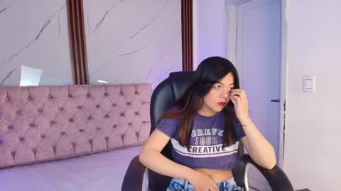 jenniiferrodriguez online show from 10, 6, 2026