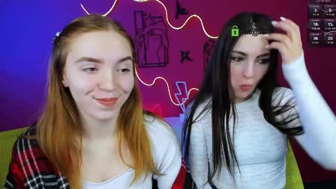 Snapshot of jenny_donne chatting on 8, 4, 2026 jenny_donne online show from 8, 4, 2026
