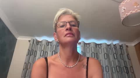Snapshot of jennyhazel69 chatting on 20, 9, 2025 JennyHazel online show from 20, 9, 2025