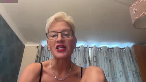 Snapshot of jennyhazel69 chatting on 16, 10, 2025 JennyHazel online show from 16, 10, 2025