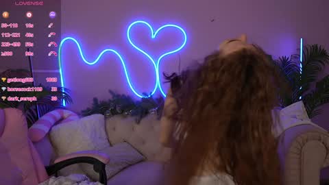 Snapshot of jennyyluv chatting on 4, 1, 2025 JENNY online show from 4, 1, 2025