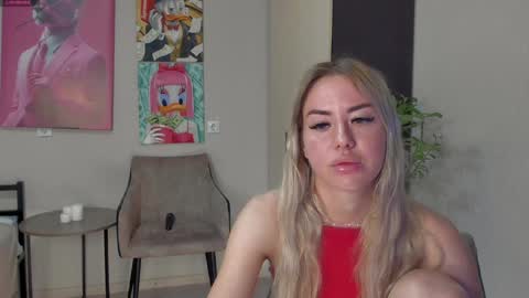 Hi hi We are Jessie and Betti online show from 24, 1, 2025