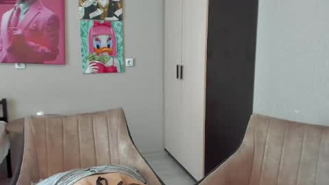 Hi hi We are Jessie and Betti online show from 7, 3, 2025