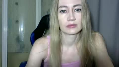 JessFox1 online show from 30, 12, 2024