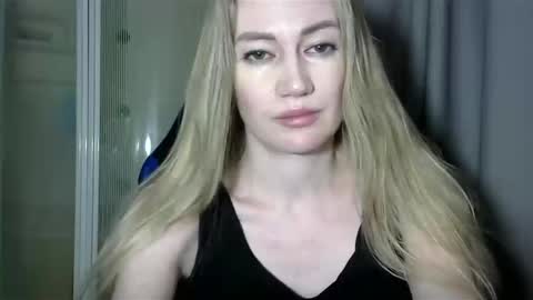 JessFox1 online show from 7, 1, 2025