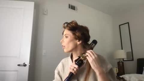 Jessica Aaren online show from 29, 3, 2026