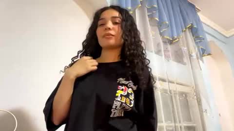 Elly online show from 7, 7, 2026