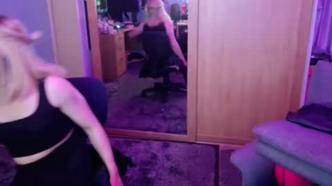 Jessiessicaxx online show from 4, 1, 2025