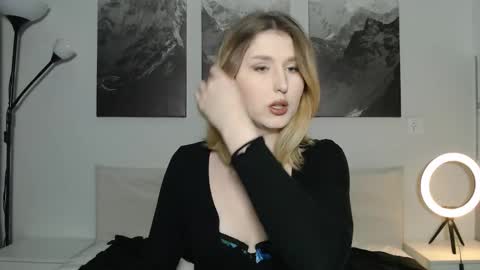 jessstonem online show from 9, 9, 2025