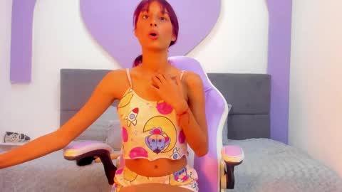 Snapshot of jessy_skinny_ chatting on 10, 10, 2025 Jessy online show from 10, 10, 2025