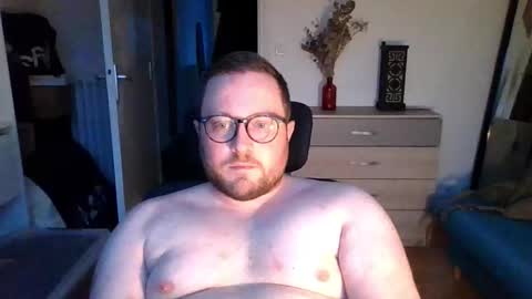 jeuneloup92 online show from 10, 2, 2026