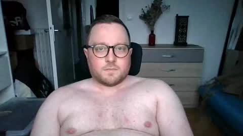 jeuneloup92 online show from 17, 2, 2026