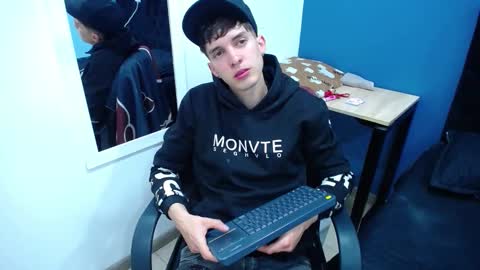 Snapshot of jheampiero chatting on 11, 11, 2025 Jheampiero online show from 11, 11, 2025