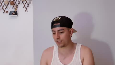 Snapshot of jhoan_saenz chatting on 12, 3, 2025 Jhoan Saenz online show from 12, 3, 2025