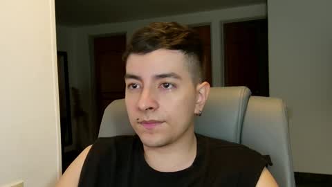 Snapshot of jhoan_saenz chatting on 29, 9, 2025 Jhoan Saenz online show from 29, 9, 2025