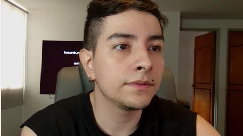 Snapshot of jhoan_saenz chatting on 9, 10, 2025 Jhoan Saenz online show from 9, 10, 2025