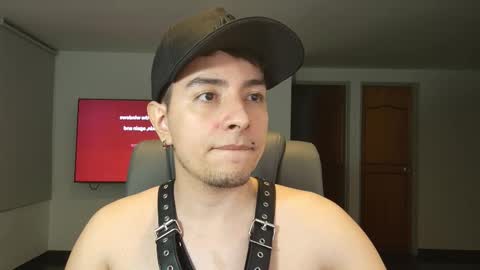 Snapshot of jhoan_saenz chatting on 11, 10, 2025 Jhoan Saenz online show from 11, 10, 2025