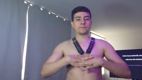 Snapshot of jhoan_saenz chatting on 13, 10, 2025 Jhoan Saenz online show from 13, 10, 2025