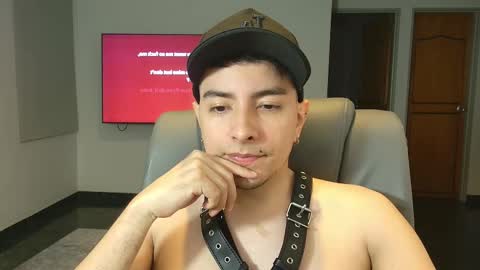 Snapshot of jhoan_saenz chatting on 17, 10, 2025 Jhoan Saenz online show from 17, 10, 2025